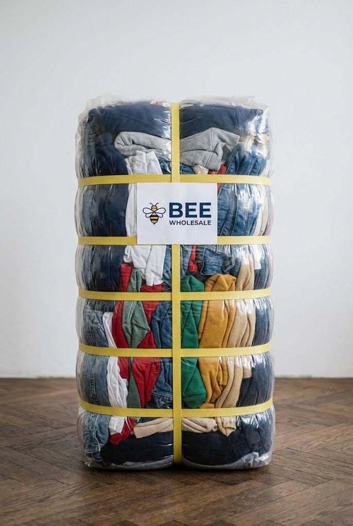Ballot de vêtements de marque 25 kg Bee Wholesale, vue de face
